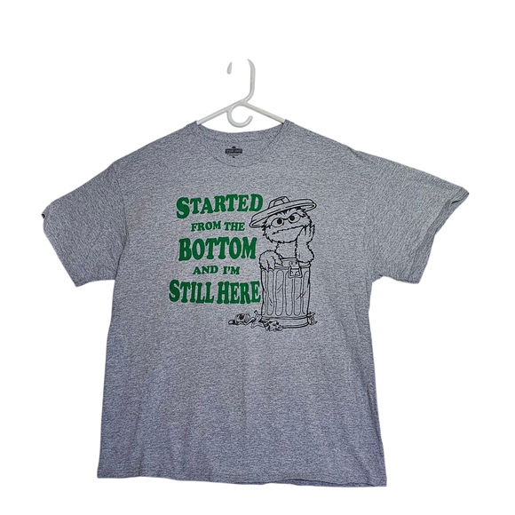 Oscar the Grouch Sesame Street Green and Gray Short Sleeve Graphic Tee Size XL - Picture 1 of 4